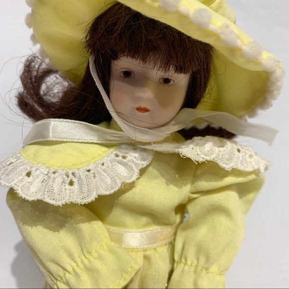 Russ Months to Remember 8"Porcelain Dolls JULY Style No1591 Yellow Dress Vintage - Picture 2 of 7